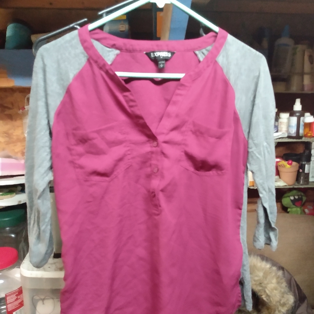 Express Size Small Blouse - Picture 2 of 3